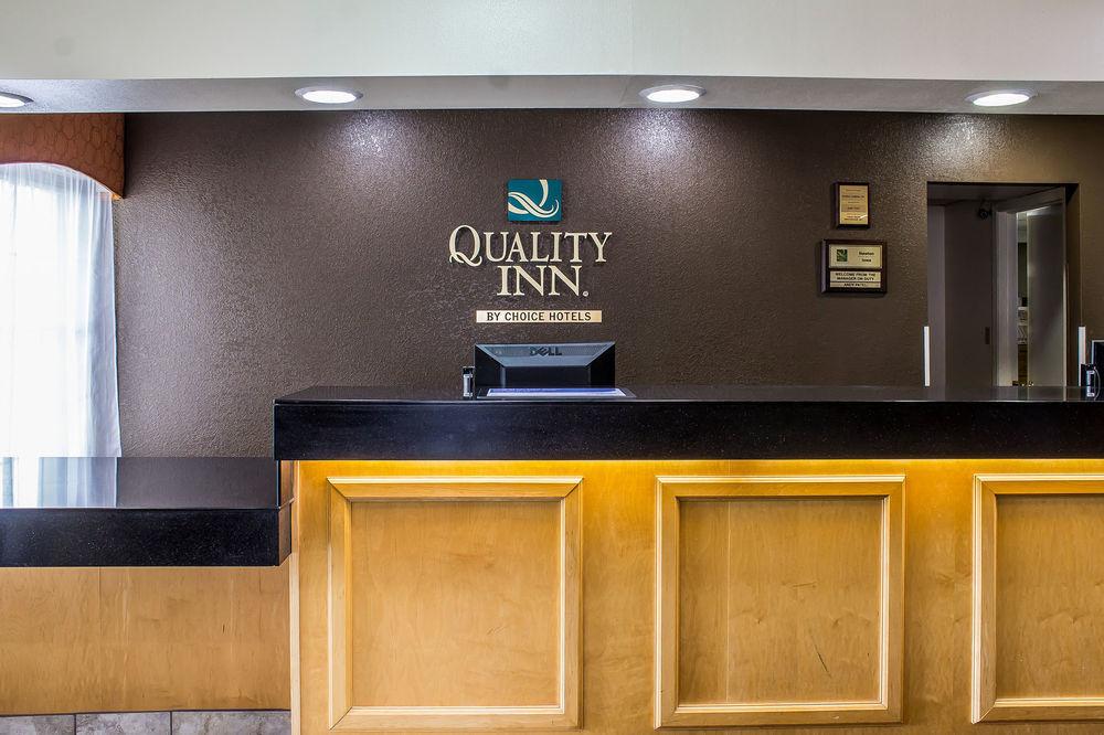 Quality Inn Newton At I-80 Eksteriør bilde