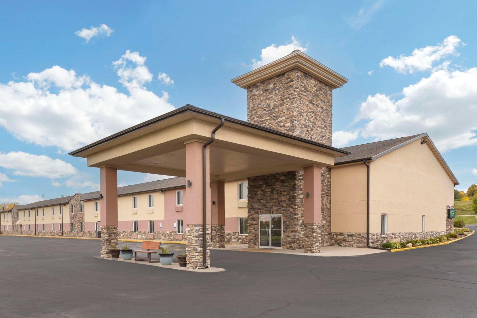 Quality Inn Newton At I-80 Eksteriør bilde