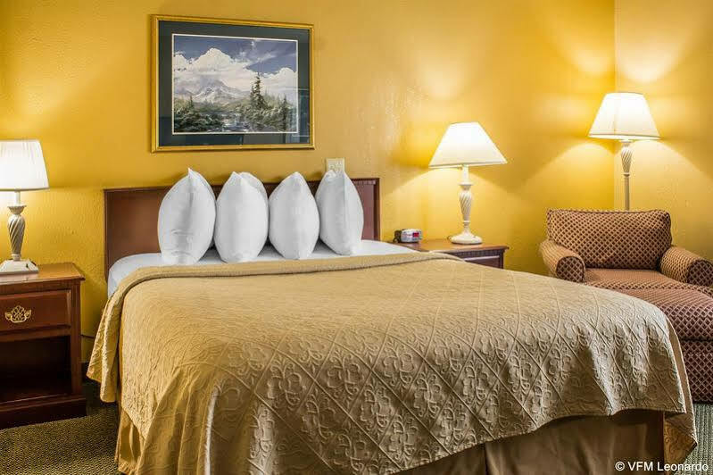 Quality Inn Newton At I-80 Eksteriør bilde